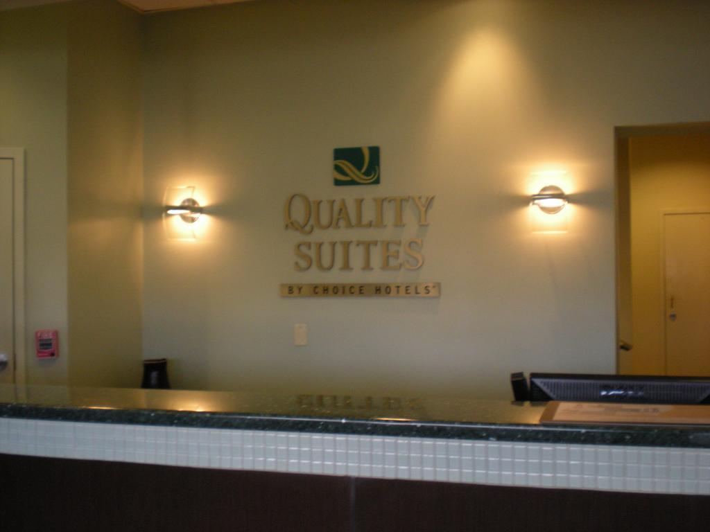 Quality Suites Central 科罗拉多斯普林斯 外观 照片